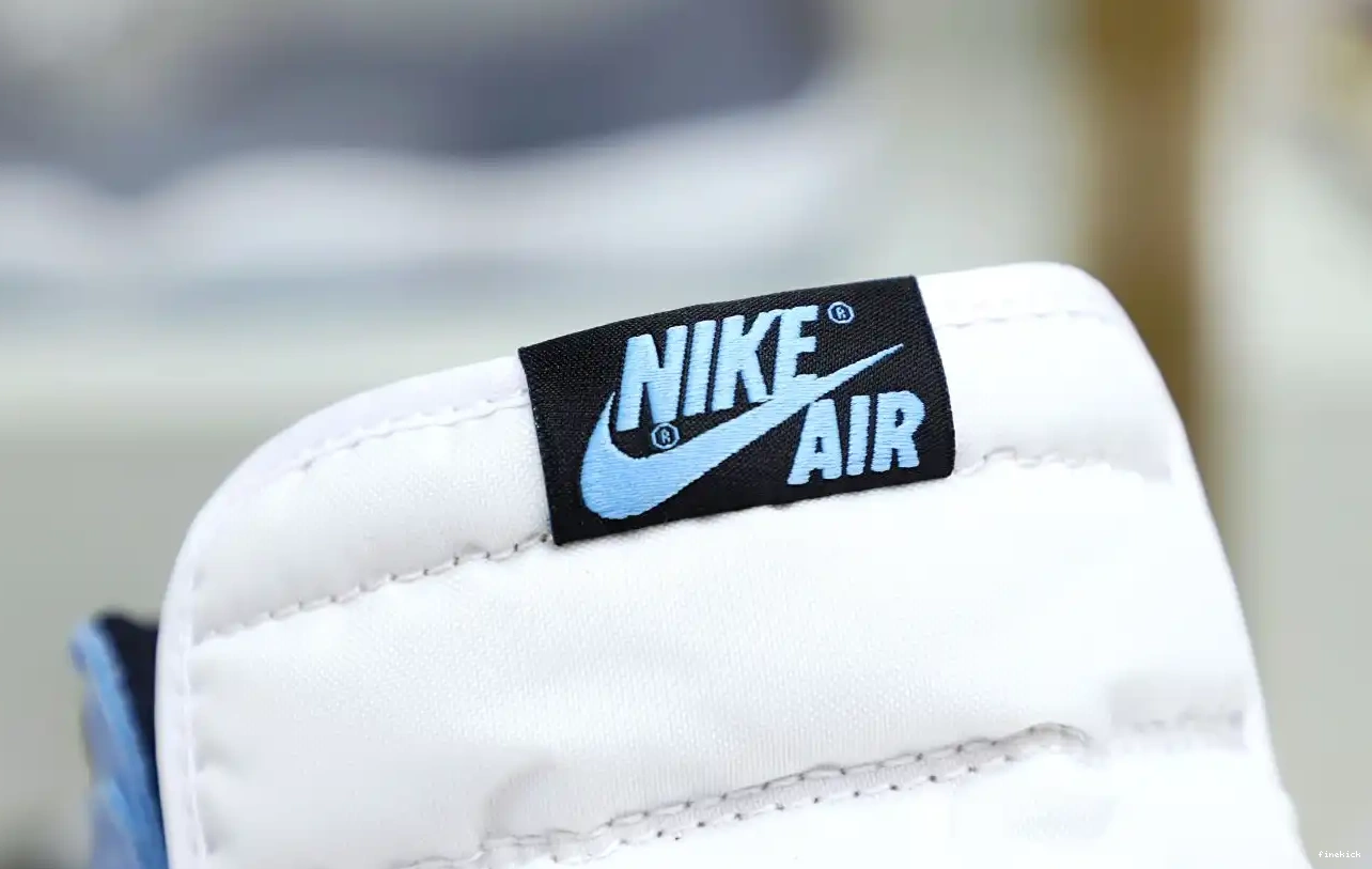 1 HIGH RETRO 'UNIVERSITY AIR JORDAN OG 0413